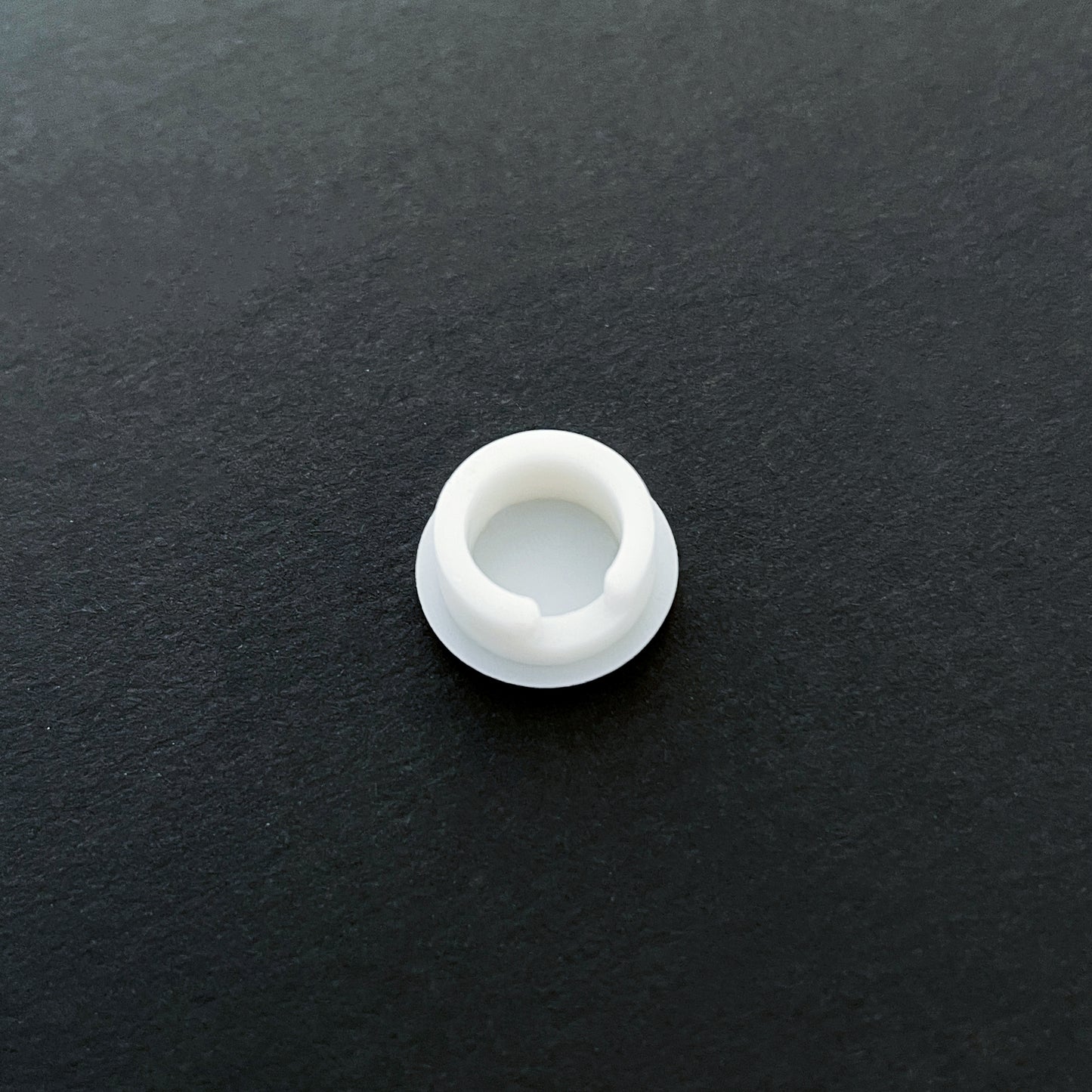 Customized High-Temperature Resistant Silicone Plug, T-Shaped Silicone Stopper with a Diameter of 12mm for Vibration Hole