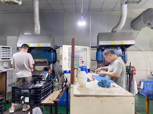 Compression molding vs. Extrusion Process: How to Choose the Best Silicone Molding Method for Your Products?