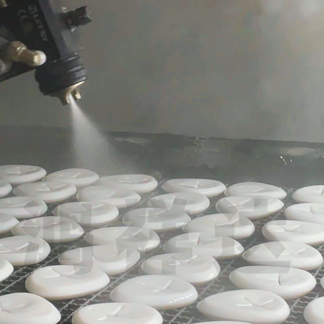 The "Invisible Coat" Behind Silicone Products: Unveiling the Spray Coating Process